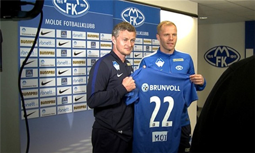 教练组考察多位置轮换