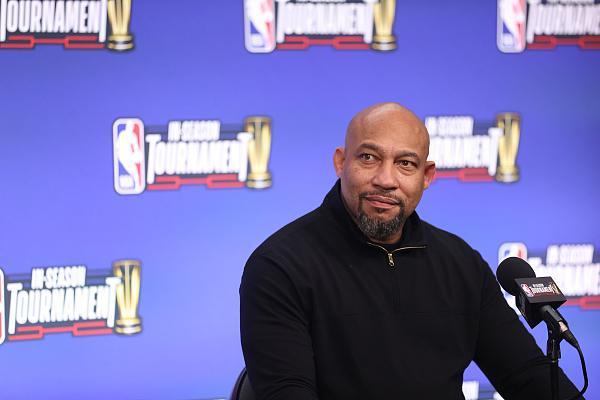 附加赛蓄力？波特执教瑞典的首场比赛1-4惨败瑞士