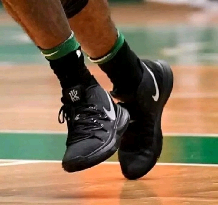 定了？老詹一到两年就退役？除非海外淘金还真差不多