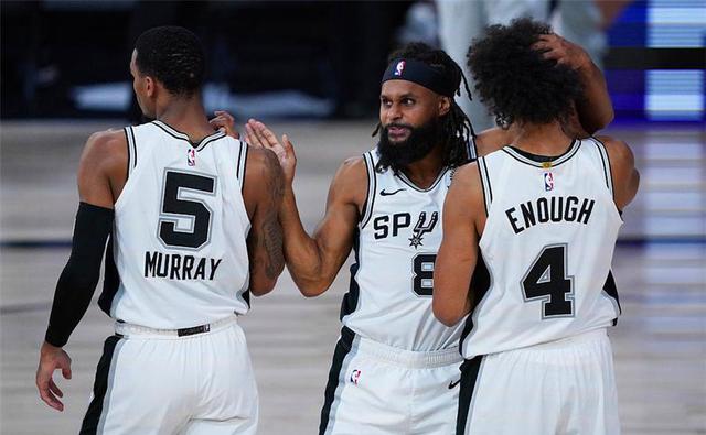 阿森纳时隔19年欧冠再遇皇马，上一次阿森纳两回