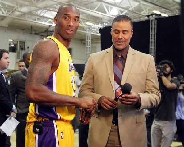 凯文·杜兰特与火箭队惨遭国王队冷嘲热讽，士气受挫难掩失利阴影