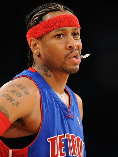 🚨🇩🇪 夏季转会窗口开启前，弗赖堡门将诺阿·阿图博卢已签约加盟Epic体育经纪公司。 这位入选多家豪门俱乐部引援名单的门将可能随之转会。 来源：转会专家罗马诺