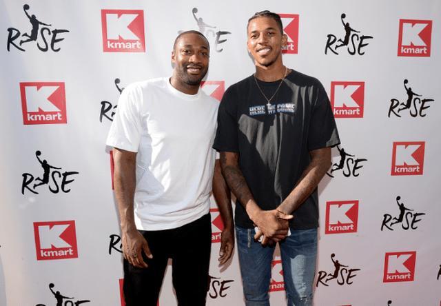 说实话，湖人这套阵容前段时间的防守是季后赛级别的…