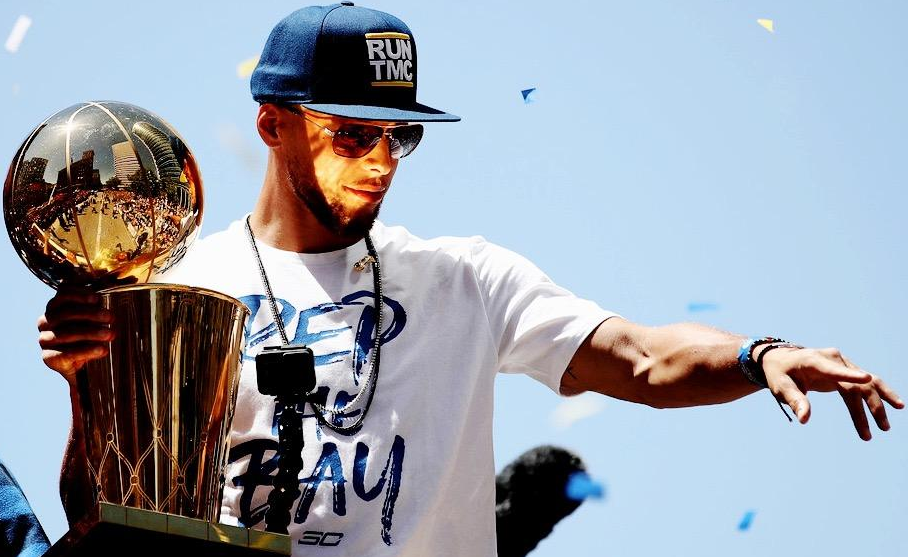 霍姆格伦15+15+4亚历山大30分，雷霆131-94大胜勇士