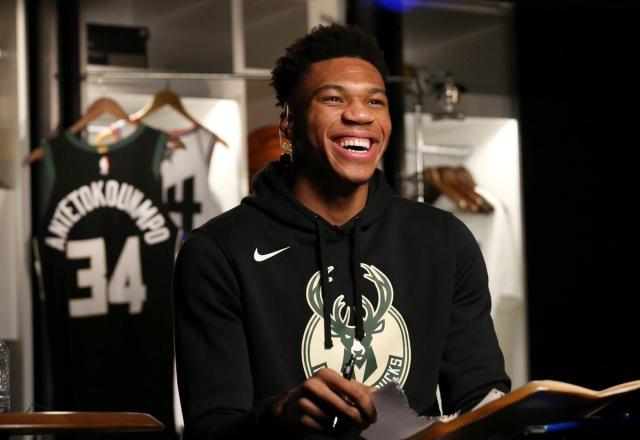 火箭3连败把攻守打没了！无突破无三分，2将影响防守，急需控卫！